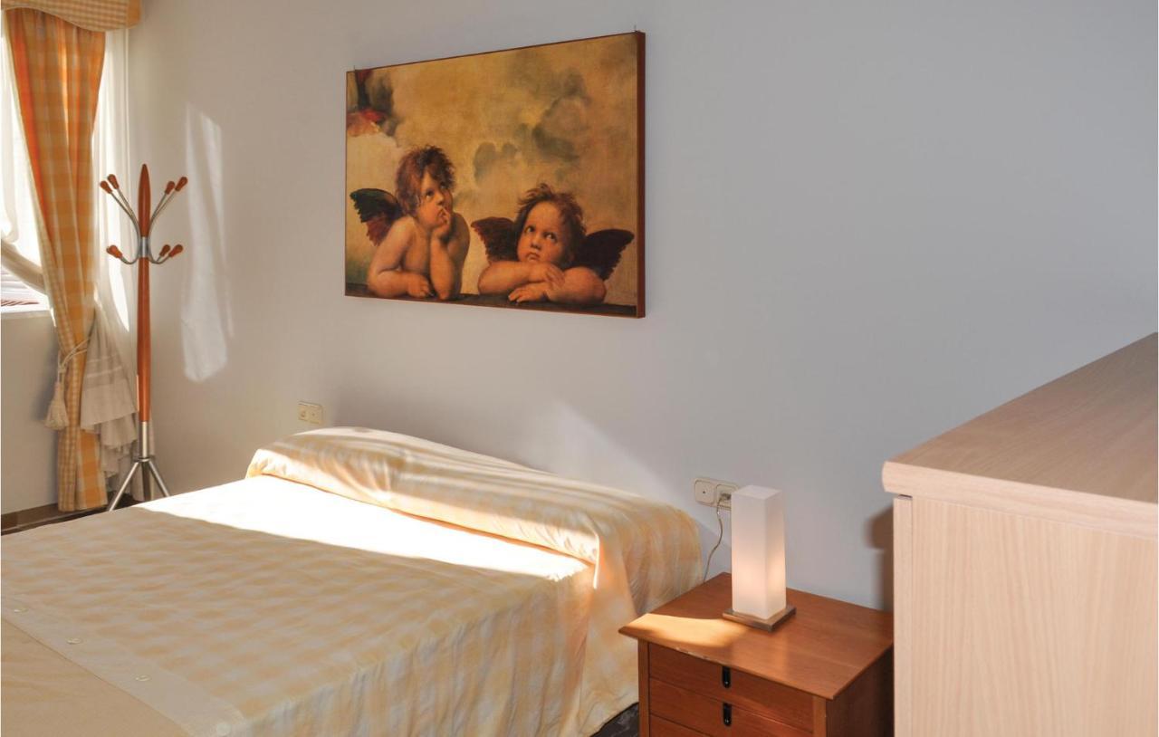 Cozy Home In Olivares With Outdoor Swimming Pool Екстериор снимка